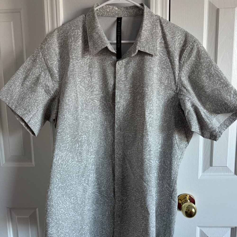 Lululemon Airing Easy Short-Sleeve Shirt Sz XL